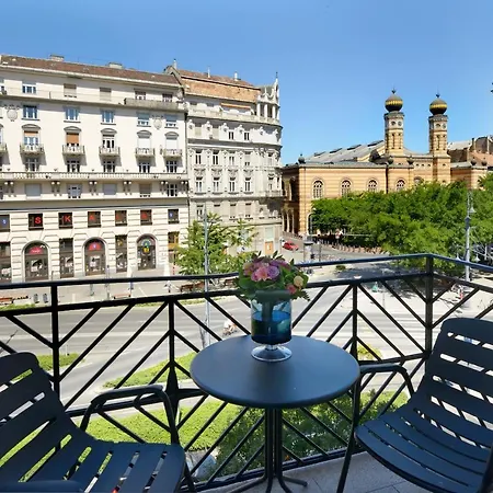 Orangehomes 4 Bdrm View To Synagogue * Budapest