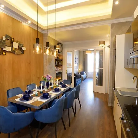 Orangehomes 4 Bdrm View To Synagogue * Budapest